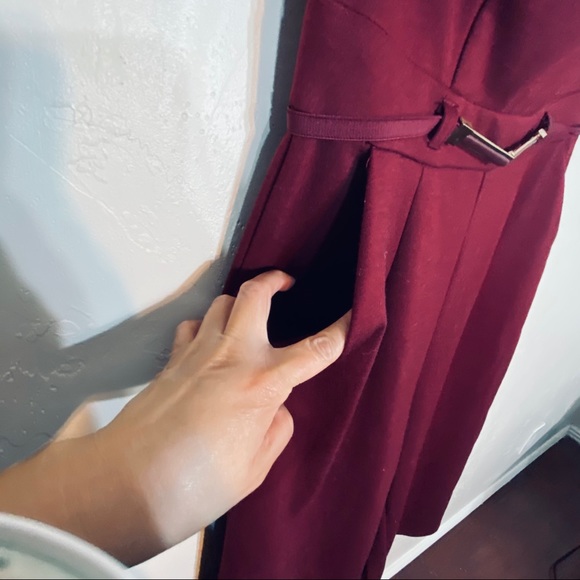 Have burgundy sweetheart neckline romper sz M - Picture 6 of 13